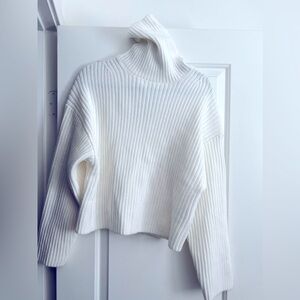 H&M white sweater turtleneck small NWT